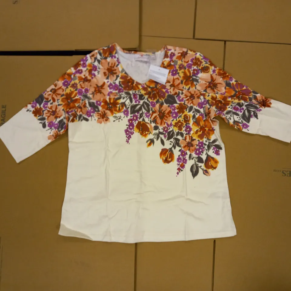 LOT OF 19 BRAND NEW QUACKER FACTORY FLORAL BEIGE CROPPED SLEEVE TOP SIZE LARGE
