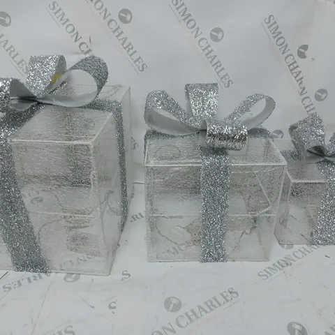 SET OF 3 LIGHT UP CHRISTMAS PACELS WHITE