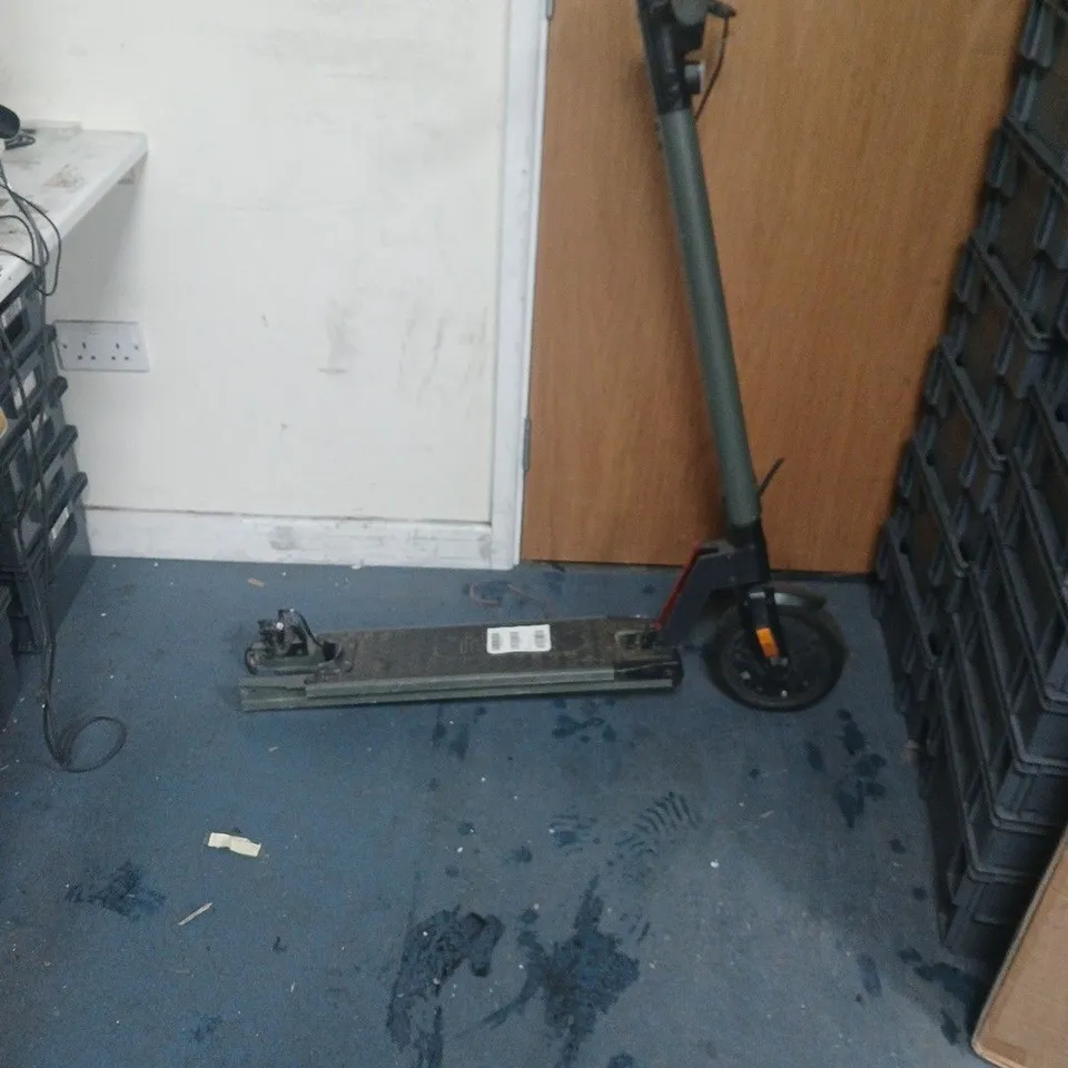 BUSBI WASP ELECTRIC SCOOTER RRP £350