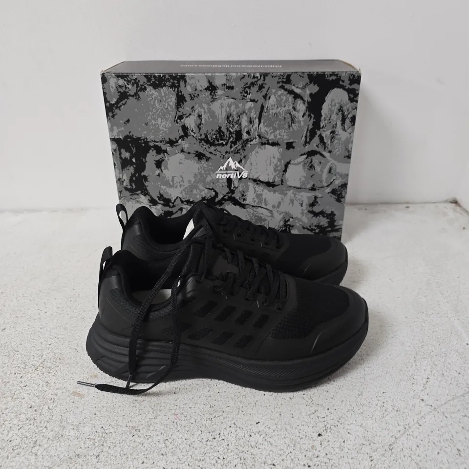UK 7.5 ALL-BLACK TRAINERS (US 9.5) – BOXED