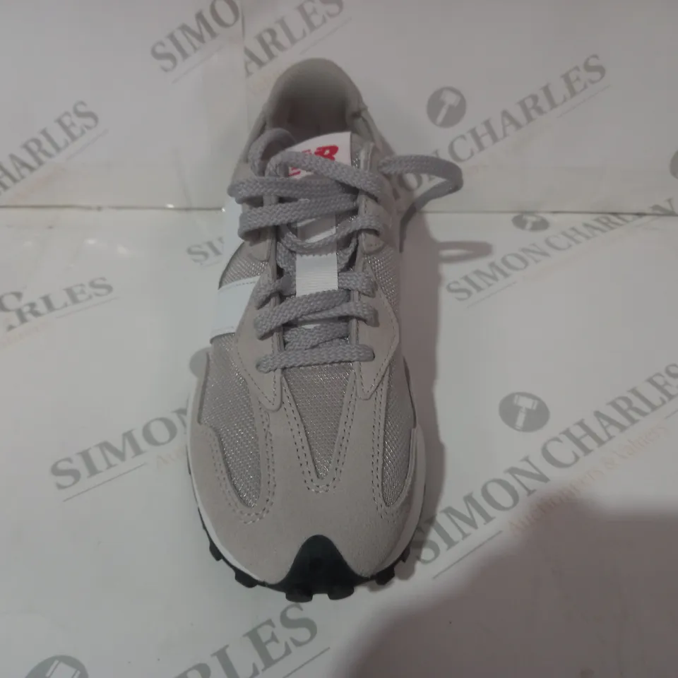 BOXED PAIR OF NEW BALANCE TRAINERS IN GREY UK SIZE 8.5