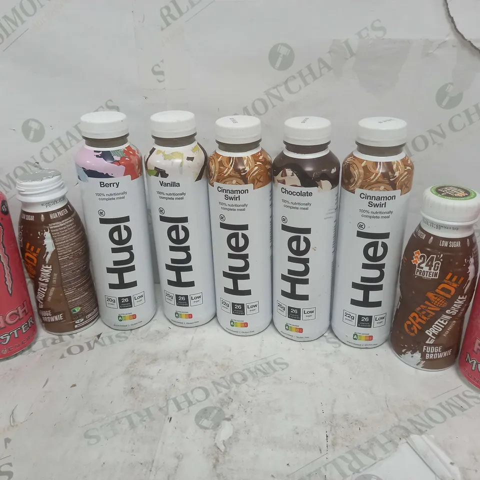 APPROXIMATELY 9 DRINKS TO INCLUDE MONSTER PIPELINE PUNCH (500ml), HUEL CINNAMON SWIRL (500ml), GRENADE FUDGE BROWNIE SHAKE (330ml)