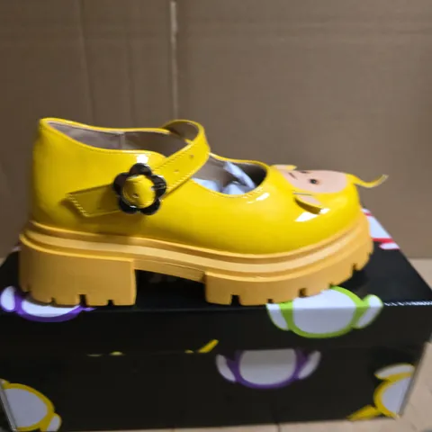BOXED PAIR OF KOI LA LA TELETUBBIES KIDZ MARY JANES – YELLOW, UK 11K