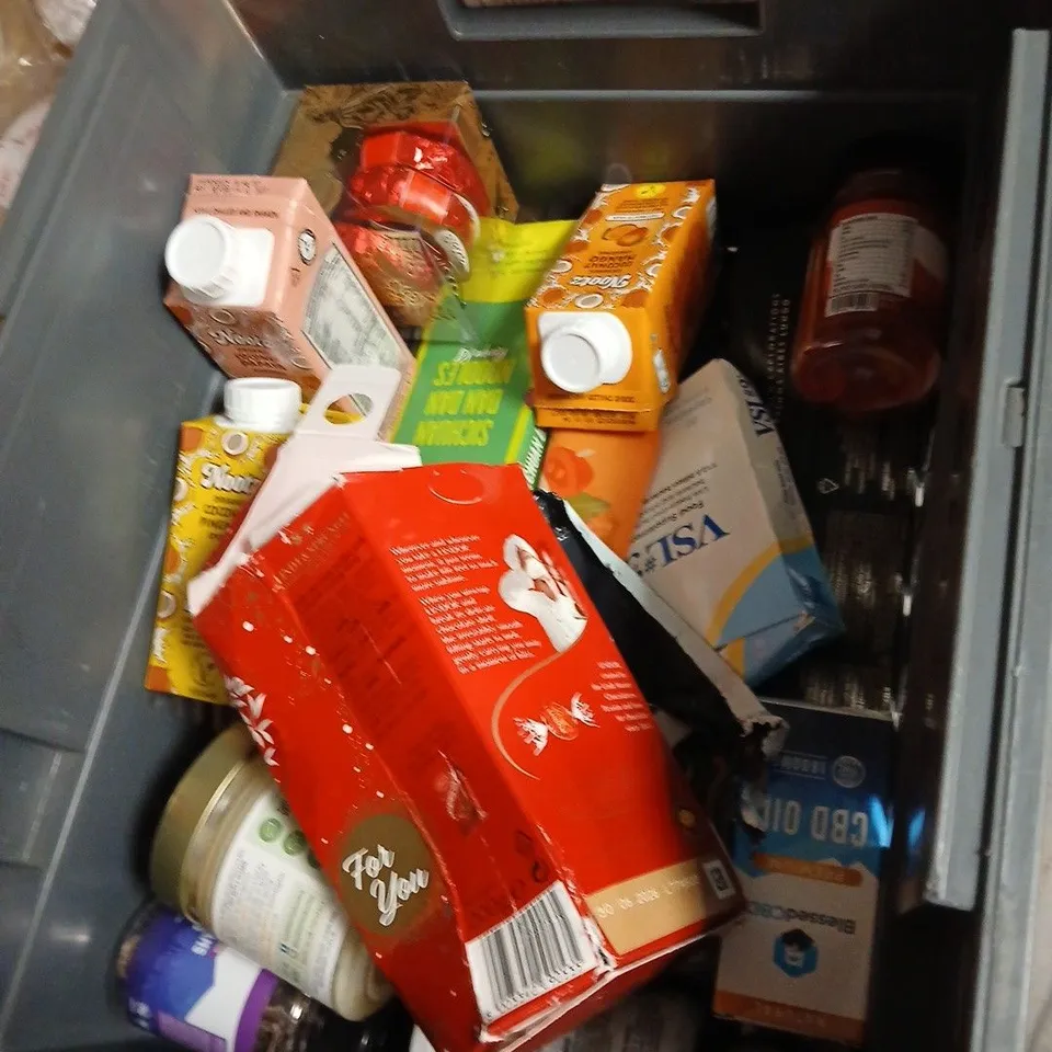 APROXIMATELY 15 ASSORTED FOOD ITEMS INCLUDING ORGANIC RAW ALMOND BUTTER , BENS ORIGINAL RICE AND NOOTZ COCONUT PASSION FRUIT SMOOTHIE