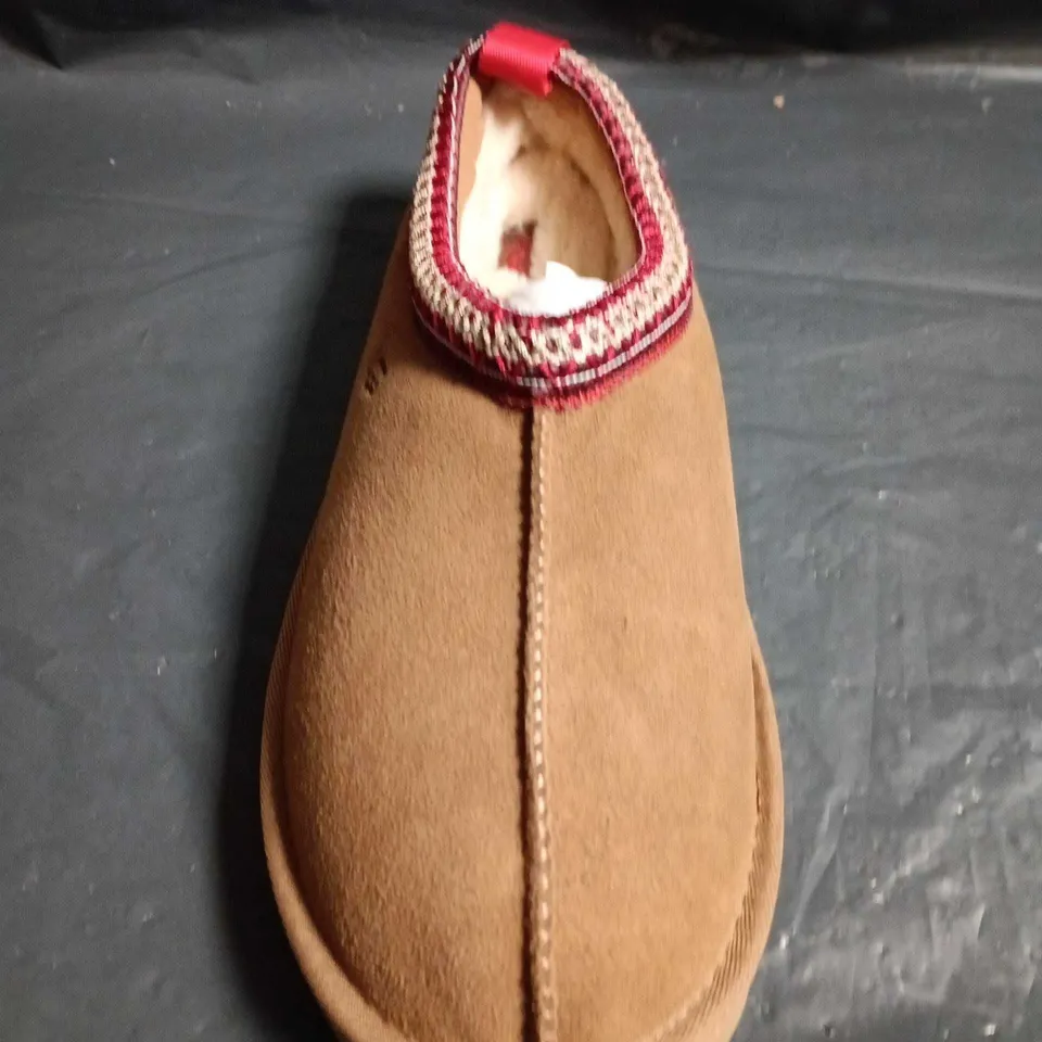 UGG WOMEN'S SUEDE SLIPPER BOOTS - UK SIZE 8