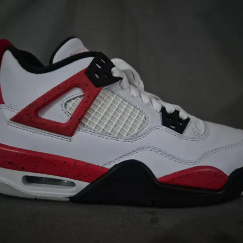 BOXED PAIR OF NIKE AIR JORDAN 4 RETRO SHOES IN WHITE/RED/BLACK UK SIZE 3.5