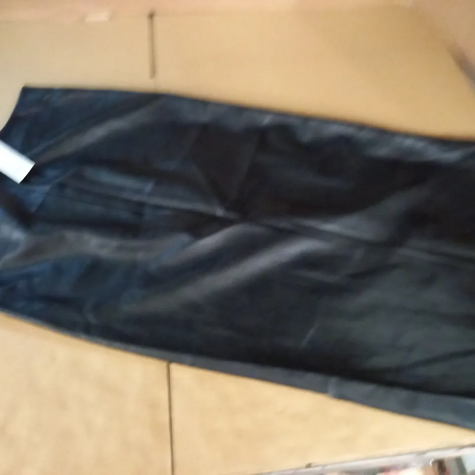RIVER ISLAND BLACK LONGLINE LEATHER LOOK SKIRT - UK 12