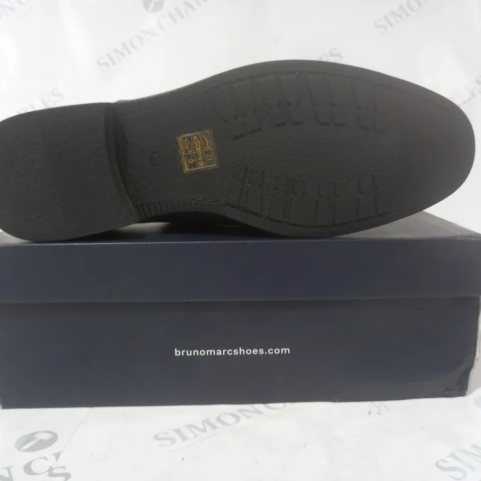 BOXED PAIR OF BRUNO MARC LACE UP SUEDE SHOES IN GREY SIZE 13