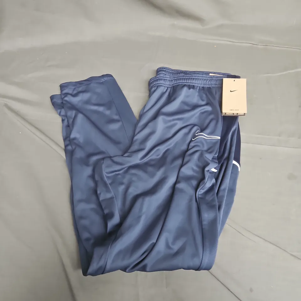 NIKE STANDARD FIT DRI-FIT TRACKSUIT BOTTOMS IN NAVY - XL