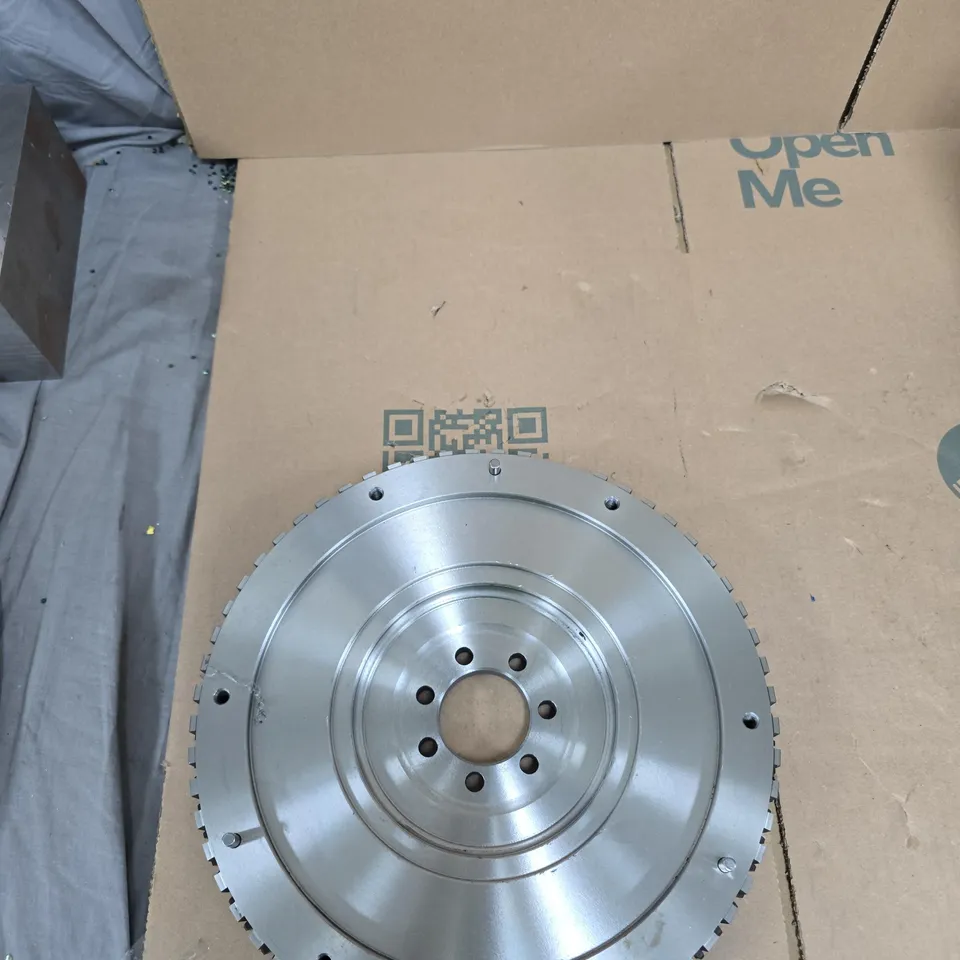 CAR FLYWHEEL WITH RING GEAR – 6-BOLT MOUNTING PART UNIDENTIFIED 