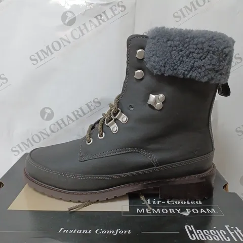 EMU OKAB WATERPROOF BOOTS, DARK GREY - SIZE 5