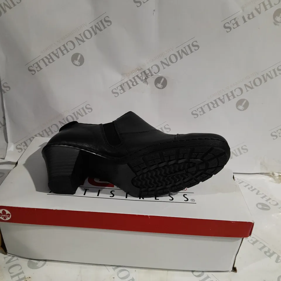 BOXED PAIR OF RIEKER SHOE BOOTS IN BLACK UK SIZE 5