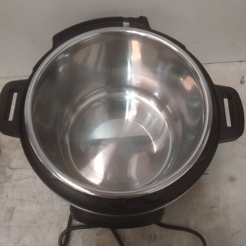 INSTANT POT DUO SMART PRESSURE COOKER