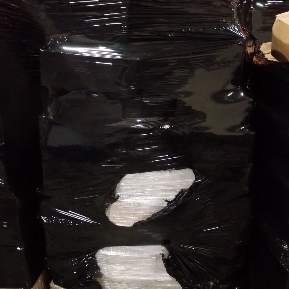 PALLET CONTAINING LARGE QUANTITY OF ASSORTED GREETINGS CARDS