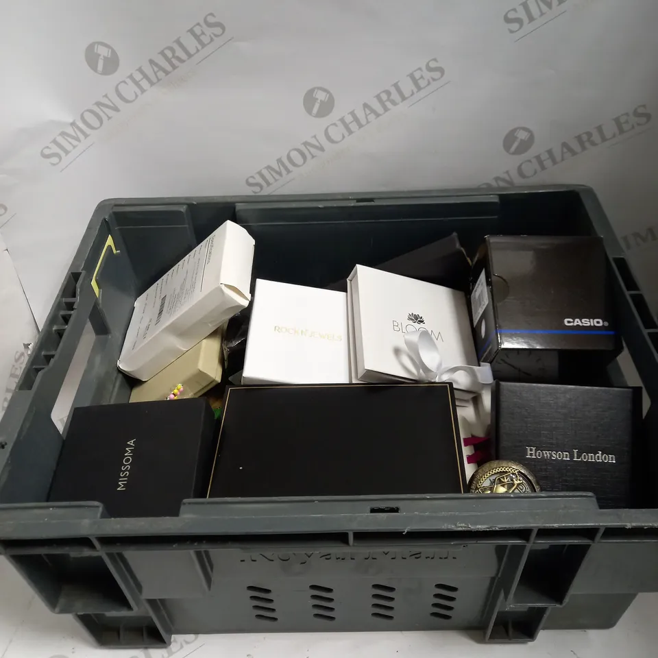 LOT TO CONTAIN APPROXIMATELY 35 X ASSORTED ITEM OF JEWELLERY & WATCHES, BRANDS & DESIGNS WILL VARY 