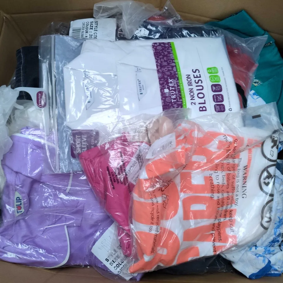 APPROXIMATELY 35 ASSORTED CLOTHING ITEMS IN VARIOUS SIZES, STYLES & COLOURS TO INCLUDE JEANS, BLOUSES, TOPS, ETC - COLLECTION ONLY