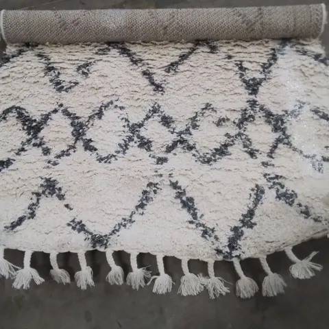 BRAND NEW PACO NADOR RUG - 120X170CM