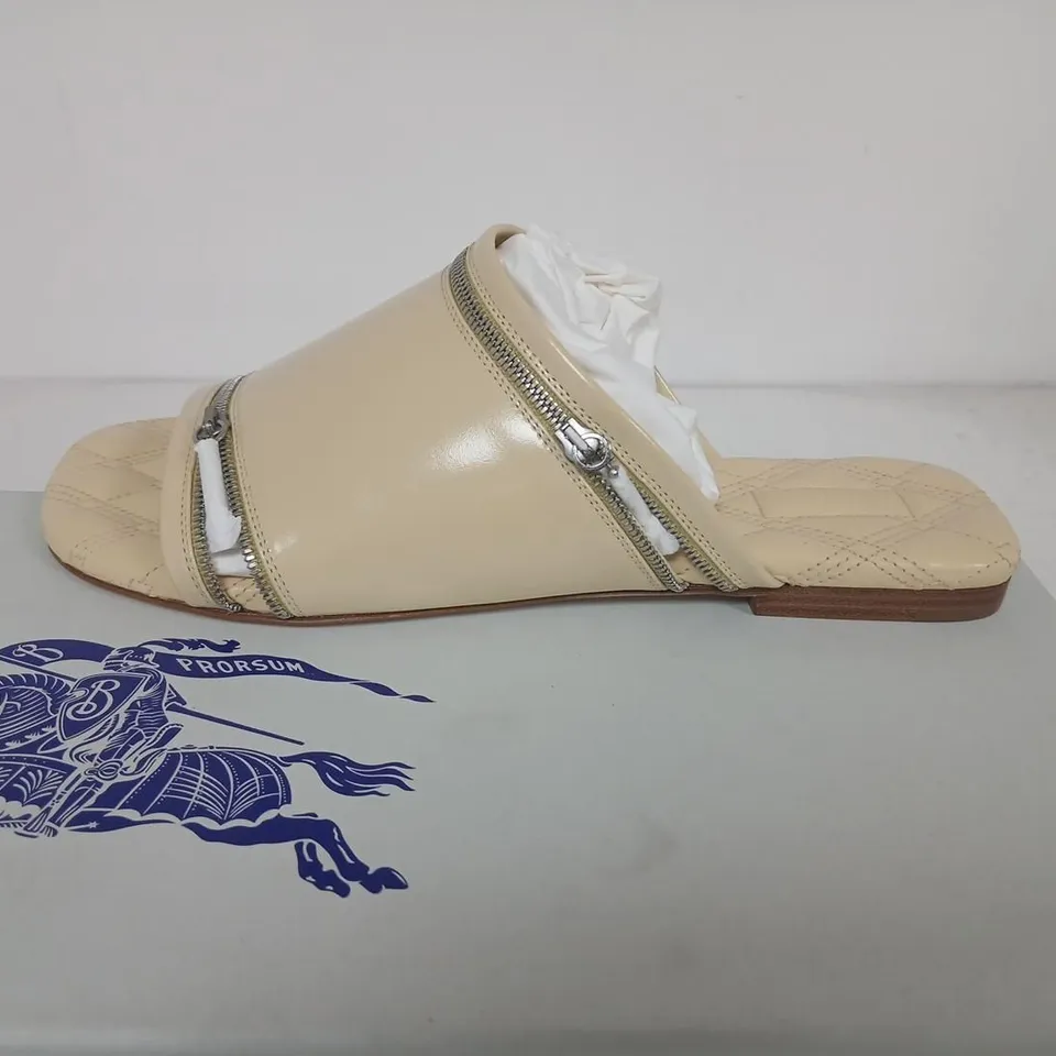 BURBERRY ZIP SANDAL WITH KITTEN HEEL – UK 7.5, BEIGE LEATHER