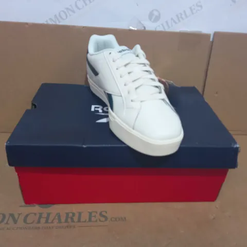BOXED PAIR OF REEBOK TRAINERS IN WHITE/DARK GREEN UK SIZE 6.5