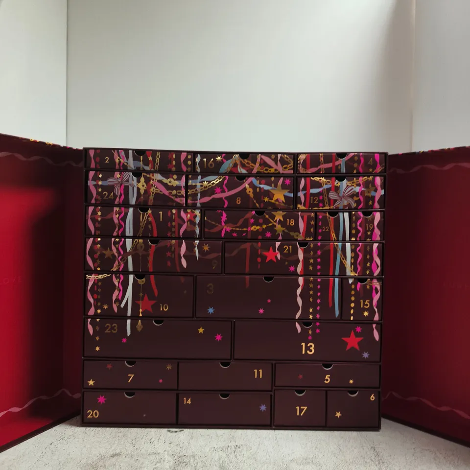 BEAUTY ADVENT CALENDAR – 24 DAYS OF LUXE