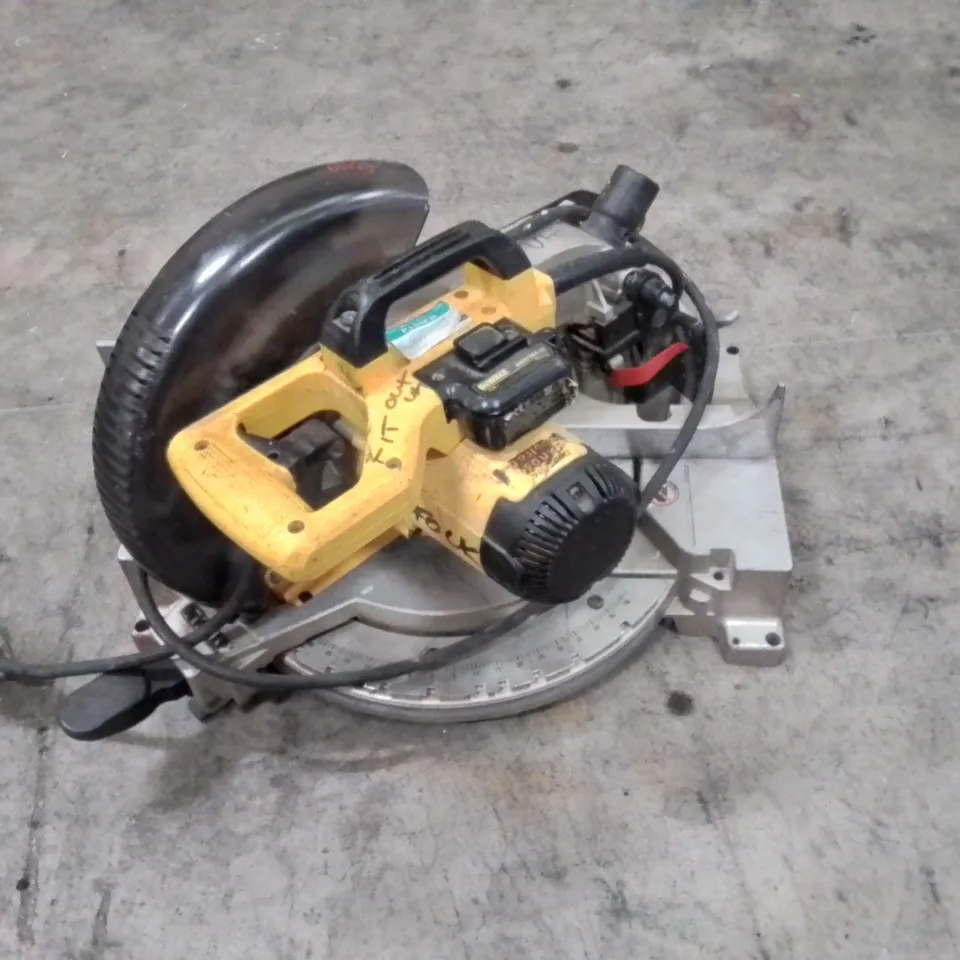 DEWALT DWS7085-QZ METRE SAW