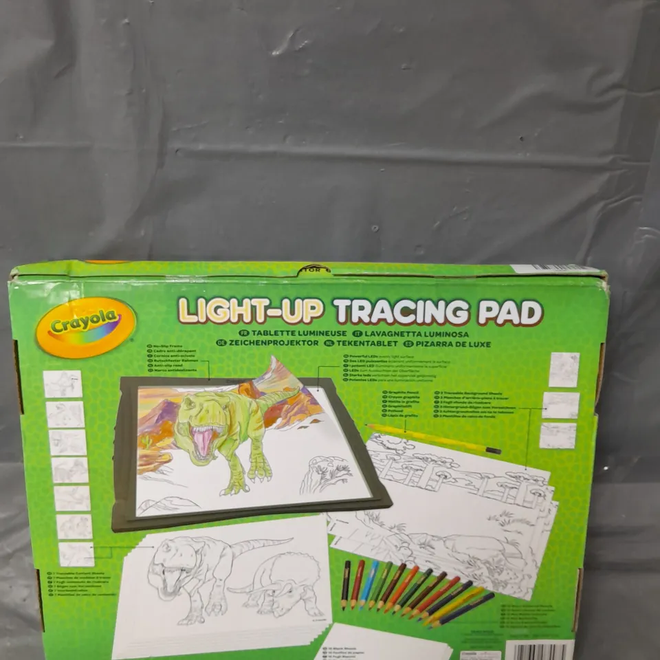 BOXED CRAYOLA DINOSAUR LIGHT-UP TRACING PAD RRP £26.99