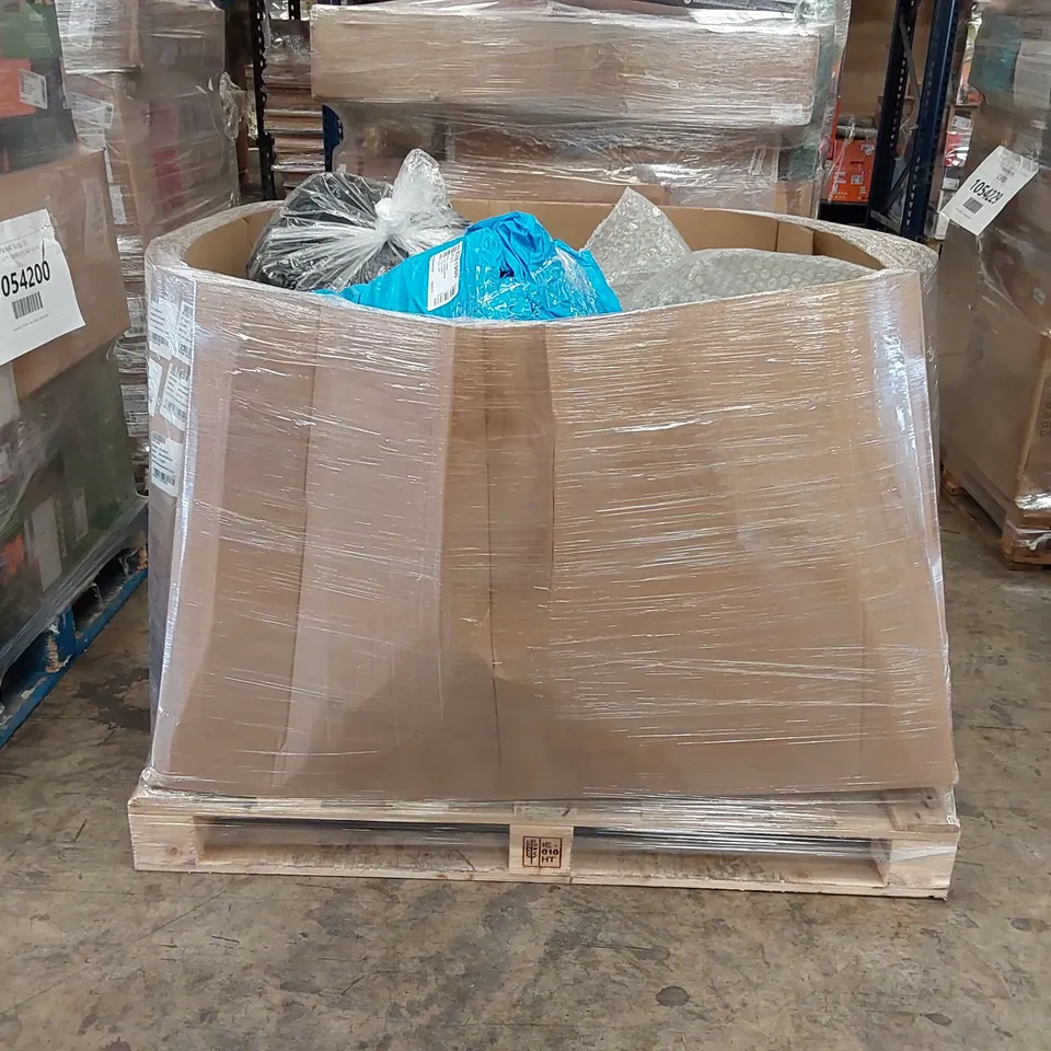 PALLET OF APPROXIMATELY 19 UNPROCESSED RAW RETURN HOUSEHOLD AND ELECTRICAL GOODS TO INCLUDE;