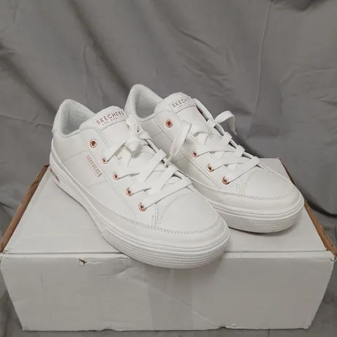 PAIR OF SKECHERS ARCH FIT ARCADE LACE UP TRAINERS - 6