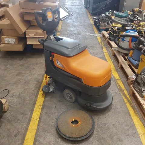 TASKI SWINGO 455 SCRUBBER DRYER