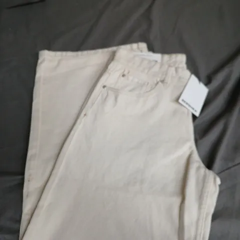BERSHKA BEIGE WOMEN'S JEANS – UK 12 (EU 40)