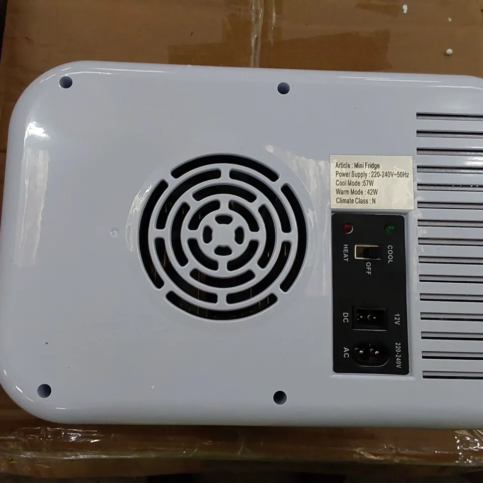 BOXED VENESA ATRAVESAR MINI FRIDGE (1 BOX)