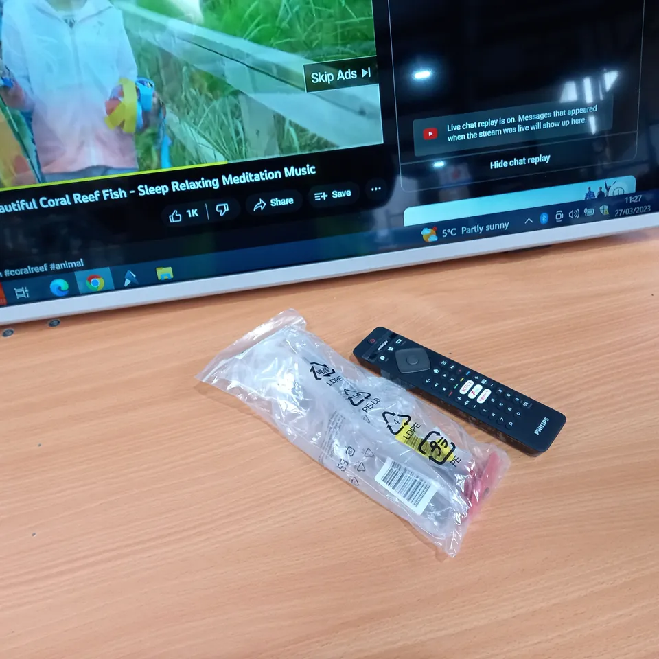 BOXED PHILIPS 43PUS6754/12 43" 6700 SERIES TV WITH MAINS LEAD, STAND AND REMOTE 