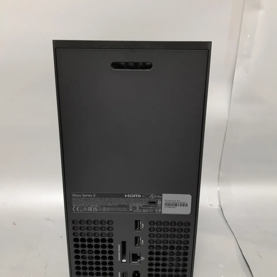 BOXED XBOX SERIES X GAMES CONSOLE WITH CONTROLLER
