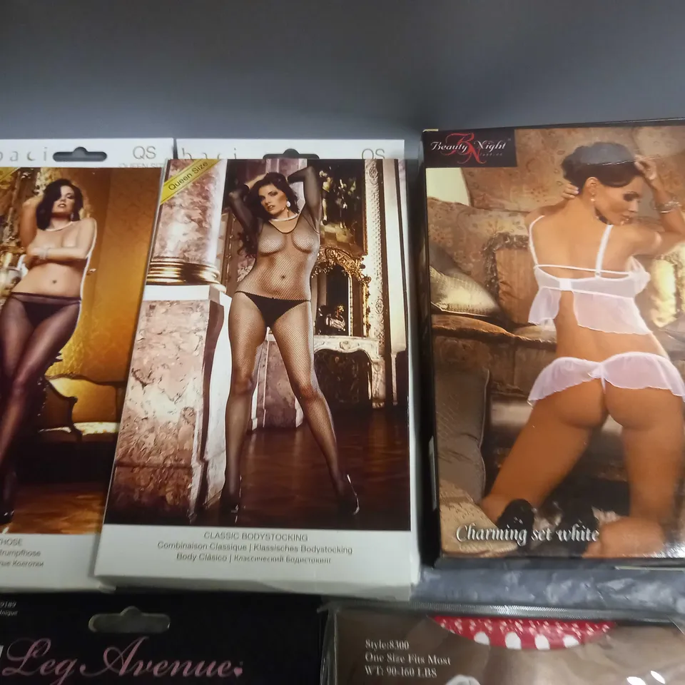 LOT OF 5 ASSORTED BOXED WOMENS LINGERIE ITEMS IN VARIOUS SIZES - 2x queen size, 2x one size and 1x l/xl