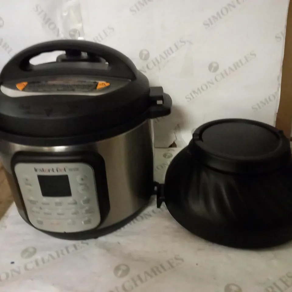 INSTANT POT DUO CRISP AIR FRYER MULTICOOKER