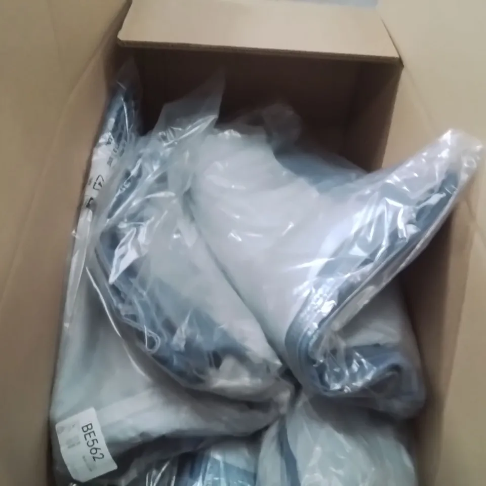 BOXED BRAND NEW APPROXIMATELY 9 SIMPLY BE WIDE LEG JEANS BLUE/SILVER SIZE 24R