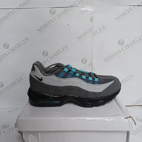 NIKE AIR MAX 95 IN GREY & SKY BLUE - UK 9