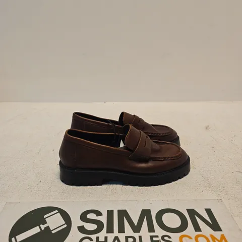 M&S MEN'S BROWN LEATHER PENNY LOAFERS, UK 7½ (EU 41) – PAIR
