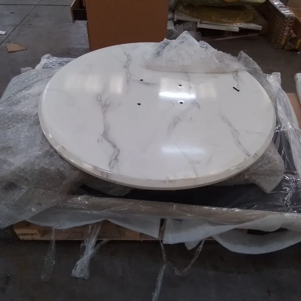PALLET TO CONTAIN AN ASSORTMENT OF DESIGNER BED & FURNITURE PARTS. 