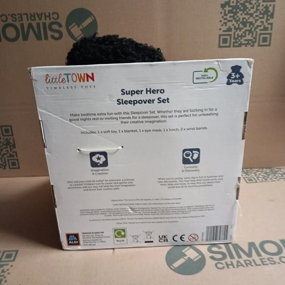 LITTLE TOWN SUPER HERO SLEEPOVER SET – 6 PIECE PLUSH TOY BOXED