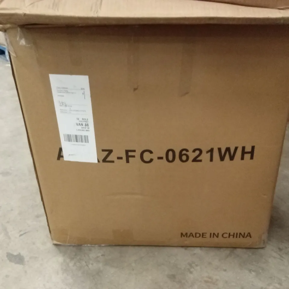 BOXED WHITE OFFICE/GAMING CHAIR (1 BOX)