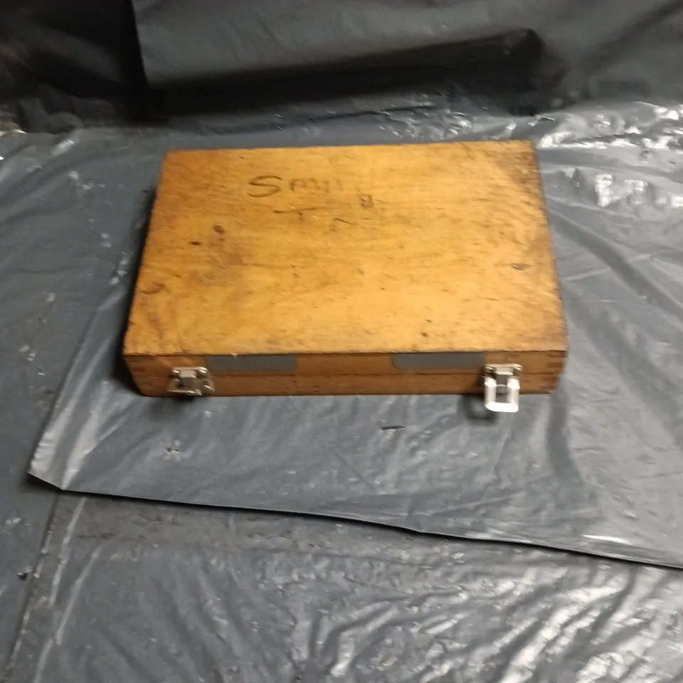 BOWERS XTREME DIGITAL TORQUE GAUGE IN WOODEN CASE