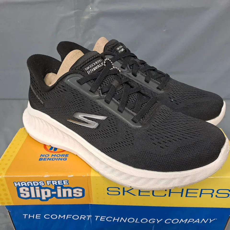BOXED PAIR OF SKECHERS GO WALK SLIP IN TRAINERS IN BLACK - SIZE 5