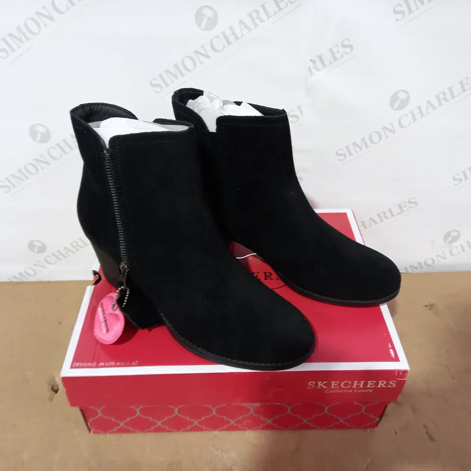 BOXED PAIR OF SKECHERS BLACK HEELED BOOTS - SIZE 6