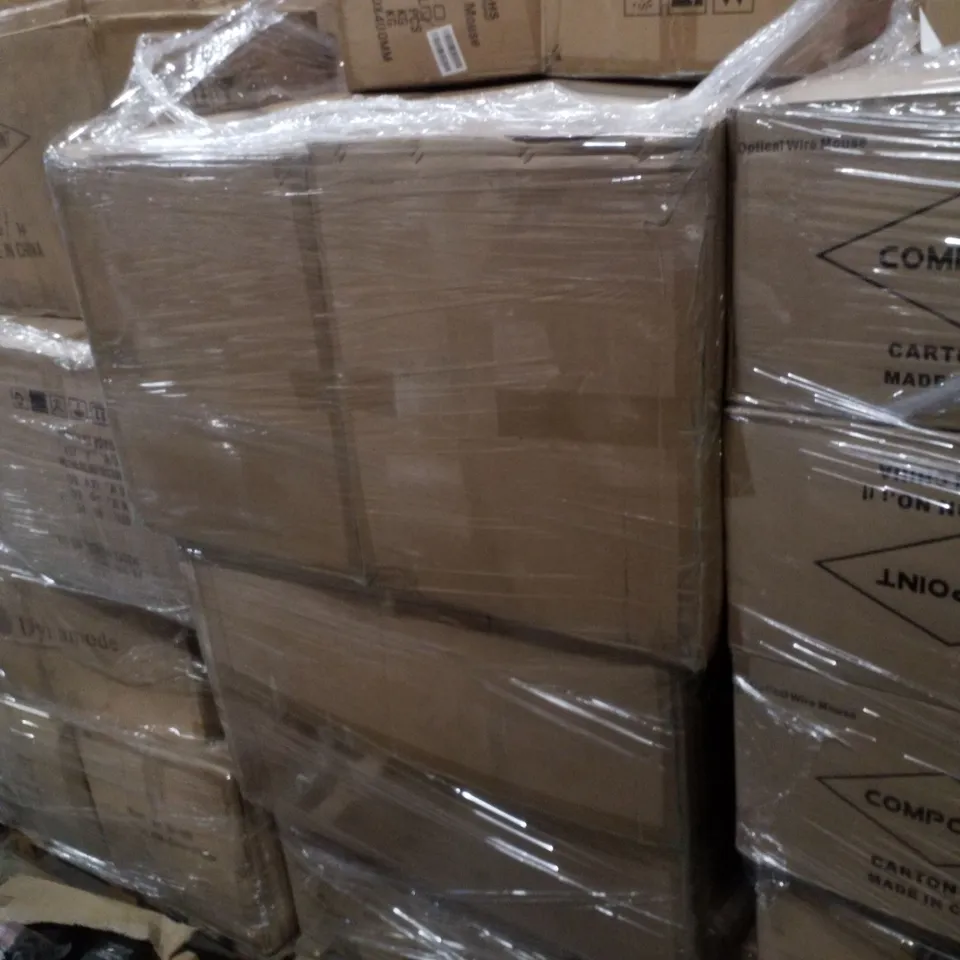 PALLET CONTAINING LARGE QUANTITY OF ASSORTED HEADSETS