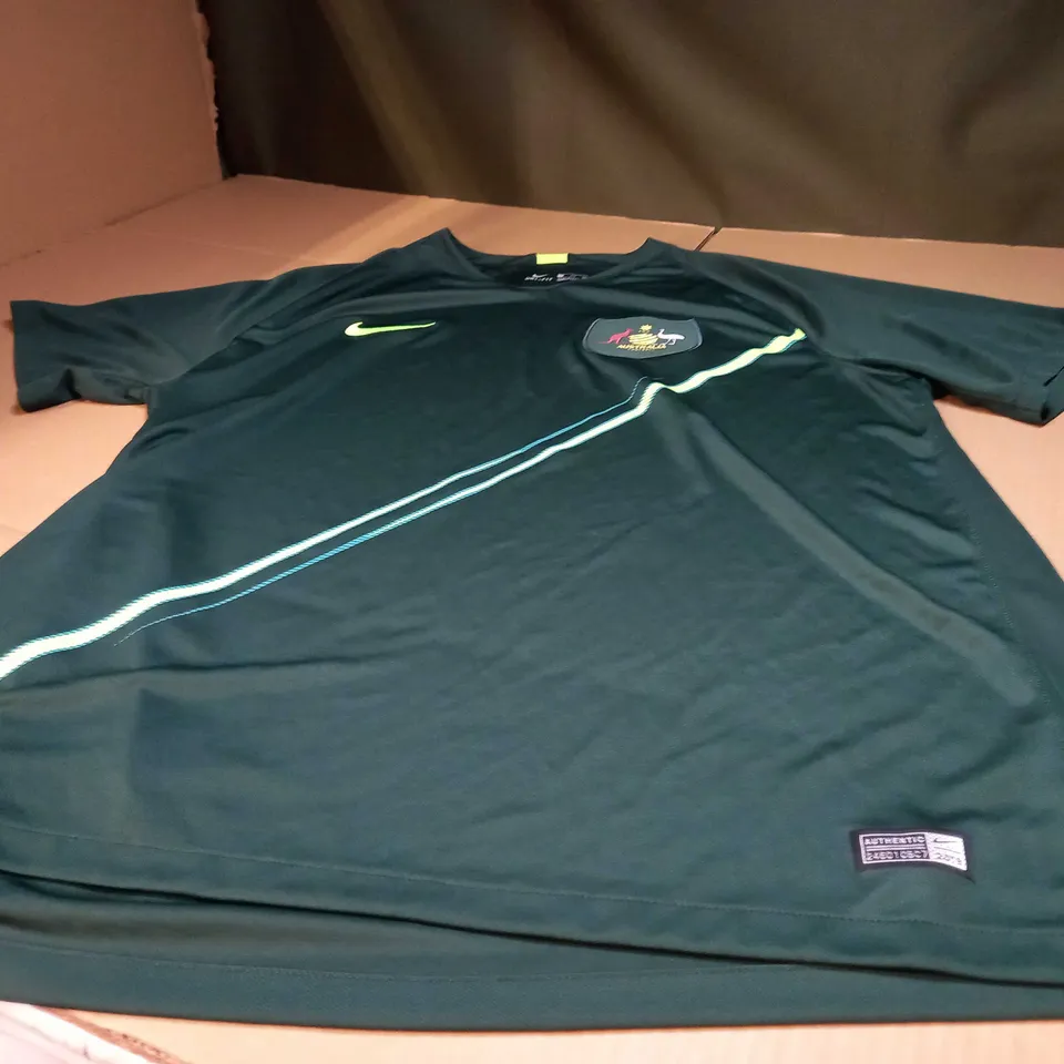 AUSTRALIA FOOTBALL JERSEY - XXL