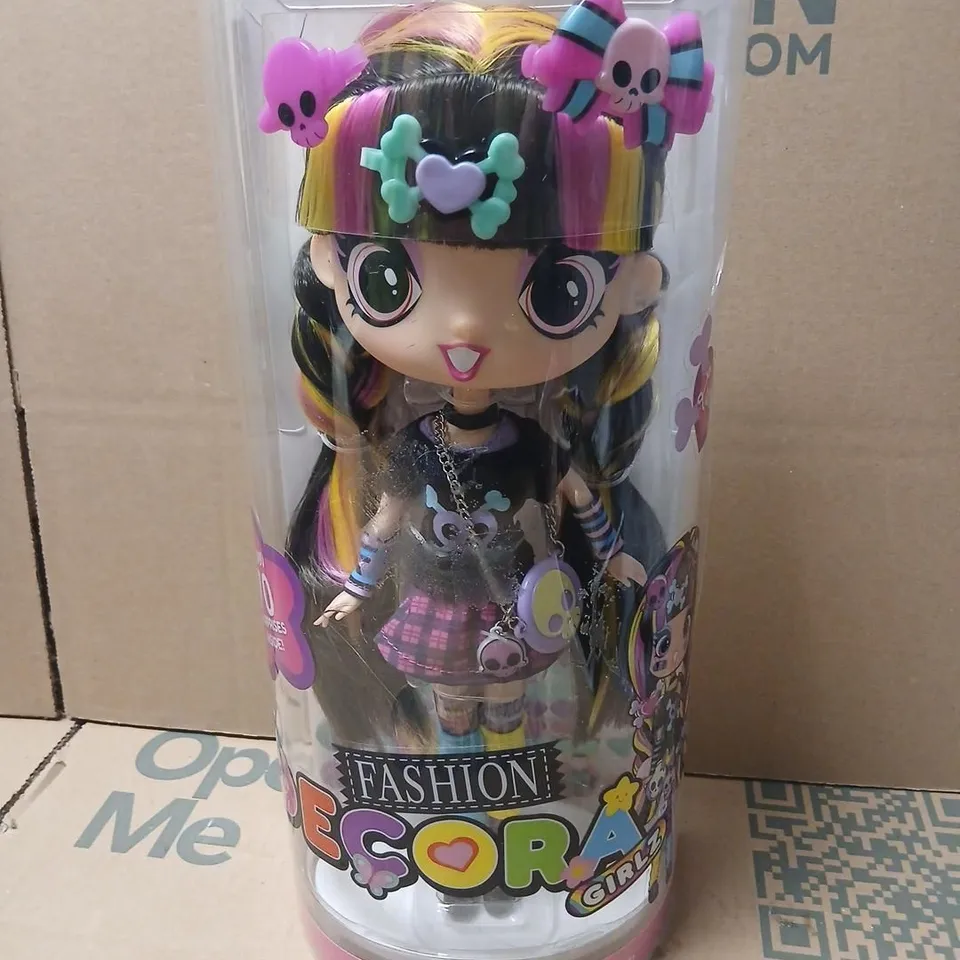 FASHION DECORA GIRLZ DOLL – MULTICOLOURED HAIR, CLEAR PACKAGING 
