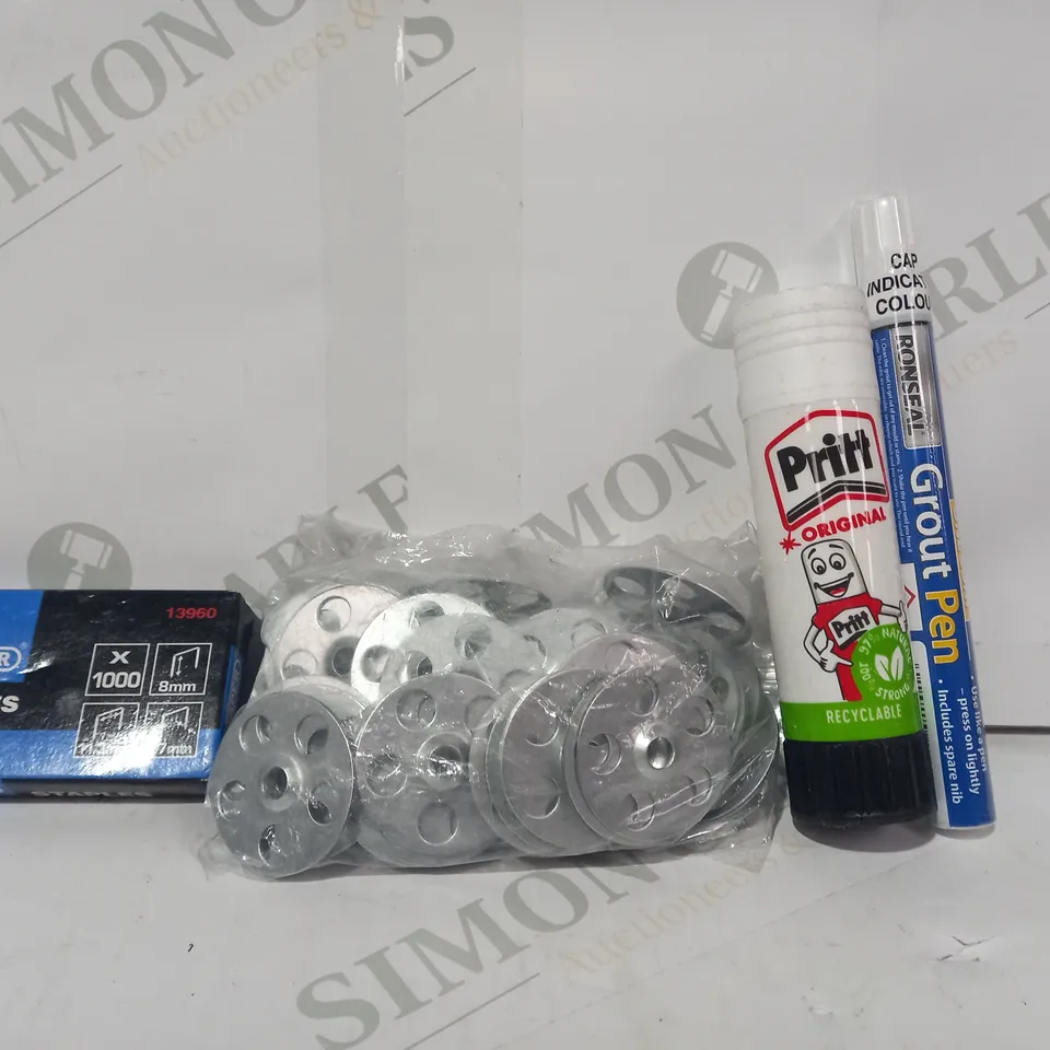 LOT OF APPROXIMATELY 10 ASSORTED HOUSEHOLD ITEMS TO INCLUDE PRITT STICK, GROUT PEN, DRAPER STAPLES, ETC