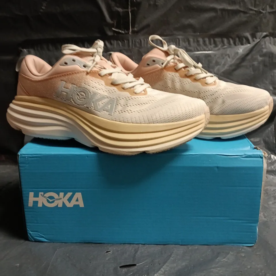 BOXED PAIR OF HOKA BONDI 8 TRAINERS IN CREAM/MULTI SIZE UK 8.5