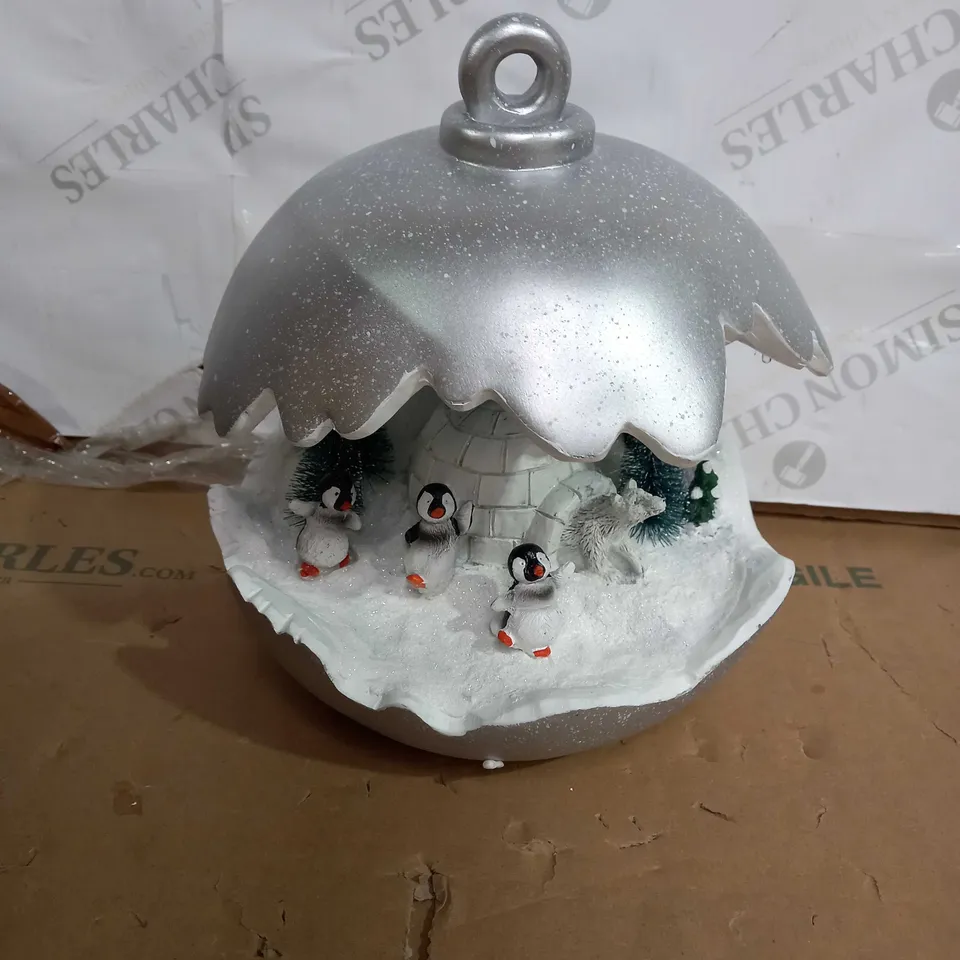CHRISTMAS SCENE ORNAMENT 
